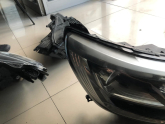 Oto Çıkma Parça / Renault / Megane / Far & Stop / Sağ Ön Far / Çıkma Parça 