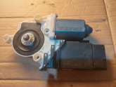 Oto Çıkma Parça / Volkswagen / Bora / Oto Cam / Cam Motoru / Çıkma Parça 