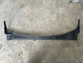 Megane 4 ön cam ızgara alt plastiği 668118966R