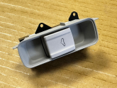 Oto Çıkma Parça / Audi / A6 / Sunroof / Sunroof Düğmesi / Sıfır Parça 