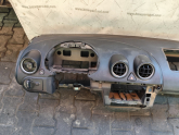 Oto Çıkma Parça / Ford / Fiesta / Göğüslük & Torpido / Komple Torpido / Çıkma Parça 