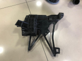 MERCEDES E SERİ W213 ÖN PANEL SAĞ AYAK 2136206500