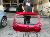 HYUNDAİ İ20 KIRMIZI BAGAJ KAPAĞI ORJİNAL.