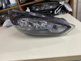 FORD FOCUS SİYAH ZEMİN LEDSİZ SAĞ FAR ORJİNAL ÇIKMA