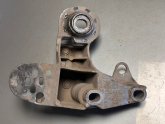 Oto Çıkma Parça / Volkswagen / Passat / Motor / Takozu & Kulağı / Çıkma Parça 