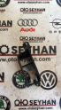 5K0937546 Volkswagen Golf 6 sağ ön koltuk fiş tutucu braket