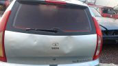 tata indica arka bagaj kapağı dolu