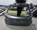 2021/2025 NİSSAN JUKE GRİ BAGAJ KAPAĞI ORJINAL BOYASIZ