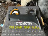 7211A384ZZ Mitsubishi L200 Sağ Orta Direk Kaplamasl Alt Çıkma