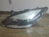 Oto Çıkma Parça / Renault / Megane / Far & Stop / Sağ Ön Far / Çıkma Parça 
