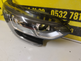 Oto Çıkma Parça / Renault / Megane / Far & Stop / Sağ Ön Far / Çıkma Parça 