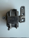 Oto Çıkma Parça / Volkswagen / Jetta / Motor / Takozu & Kulağı / Çıkma Parça 