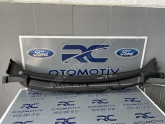 Oto Çıkma Parça / Ford / Tourneo Courier / Oto Cam / Ön Cam Izgarası / Çıkma Parça 