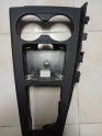 8W1864261C Kapak Orta Konsol A4