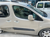 Oto Çıkma Parça / Peugeot / Partner / Kaporta & Karoser / Sağ Ön Kapı / Çıkma Parça 