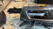 Oto Çıkma Parça / Toyota / Hilux / Far & Stop / Sol Ön Far / Çıkma Parça 