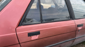 Oto Çıkma Parça / Renault / R 9 / Kaporta & Karoser / Sağ Ön Kapı / Çıkma Parça 