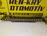 Oto Çıkma Parça / Renault / Megane / Tampon / Orta Izgara / Çıkma Parça 