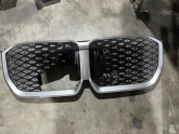 BMW X1 2024 ÖN PANJUR ORJİNAL ÇIKMA PARÇA