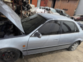 Toyota corolla 1999 - 2002 sol ön kapı hatasız