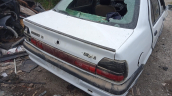 Renault 19 bagaj kapağı beyaz yedek parça