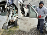 Oto Çıkma Parça / Mercedes / Sprinter / Kaporta & Karoser / Sağ Ön Kapı / Çıkma Parça 