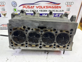 Oto Çıkma Parça / Volkswagen / Passat / Motor / Silindir Kapağı / Çıkma Parça 