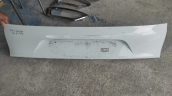 RENAULT CLİO 4 SW BAGAJ KAPAGI ORTA PLASTİK ÇIKMA