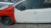 peugeot 208 sol ön kapı dolu