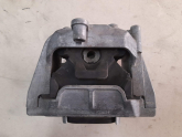 Oto Çıkma Parça / Volkswagen / Caddy / Motor / Takozu & Kulağı / Çıkma Parça 