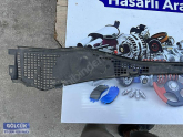 Oto Çıkma Parça / Dacia / Duster / Oto Cam / Ön Cam Izgarası / Çıkma Parça 