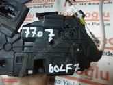 Oto Çıkma Parça / Volkswagen / Golf / Kaporta & Karoser / Kapı Kilidi / Çıkma Parça 
