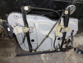 VOLKSWAGEN CADDY CIKMA ORJİNAL SAĞ ÖN CAM KRİKOSU
