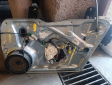 Oto Çıkma Parça / Volkswagen / Tiguan / Oto Cam / Cam Krikosu / Çıkma Parça 