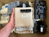 Oto Çıkma Parça / Toyota / Avensis / Elektrik / Sigorta Kutusu / Çıkma Parça 