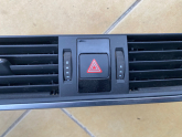 Oto Çıkma Parça / Audi / A6 / Elektrik / Dörtlü Flaşör Düğmesi / Çıkma Parça 