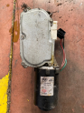1996 MODEL FİAT UNO ÖN CAM SİLECEK MOTORU. 64342640