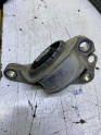 OPEL ASTRA K DİNGİL BRAKETİ ( SOL ) 39099556
