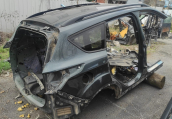 FORD KUGA SAĞ ARKA ÇAMURLUK KOMPLE