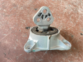 Oto Çıkma Parça / MG / HS / Motor / Takozu & Kulağı / Çıkma Parça 