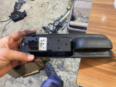 Oto Çıkma Parça / Volkswagen / Golf / Oto Cam / Cam Düğmesi / Çıkma Parça 