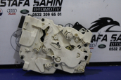 MERCEDES VİTO W447 SÜRGÜLÜ KAPI KİLİDİ A4477302902