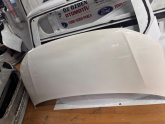 Transporter T7 ön kaput