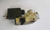 Peugeot 106 sağ kapı kilidi 9138 75