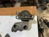 Oto Çıkma Parça / Nissan / Qashqai / Motor / Takozu & Kulağı / Çıkma Parça 