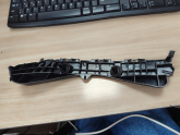 BRAKET TAMPON AURIS 07-12 ARKA SOL (YAN)