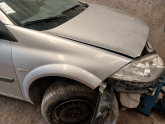 RENAULT MEGANE 2 SAĞ ÖN ÇAMURLUK ÇIKMA