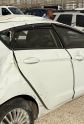 Ford fiesta sag arka kapi dolu