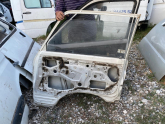 Oto Çıkma Parça / Mazda / E-2200 / Kaporta & Karoser / Sağ Ön Kapı / Çıkma Parça 