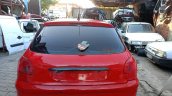peugeot 206 bagaj kapağı dolu